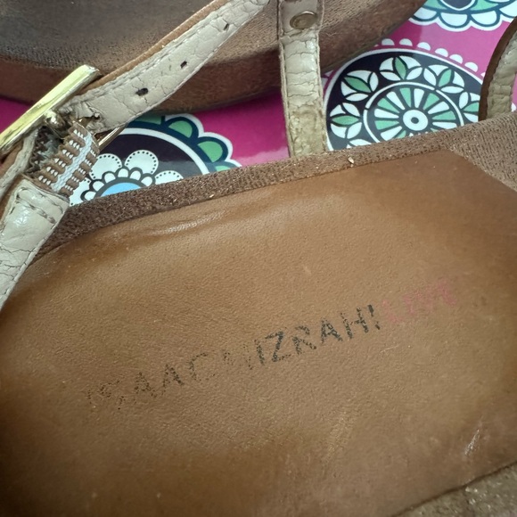 GUC Isaac Mizrahi Cognac & Leopard Thong Sandals! - Picture 4 of 9